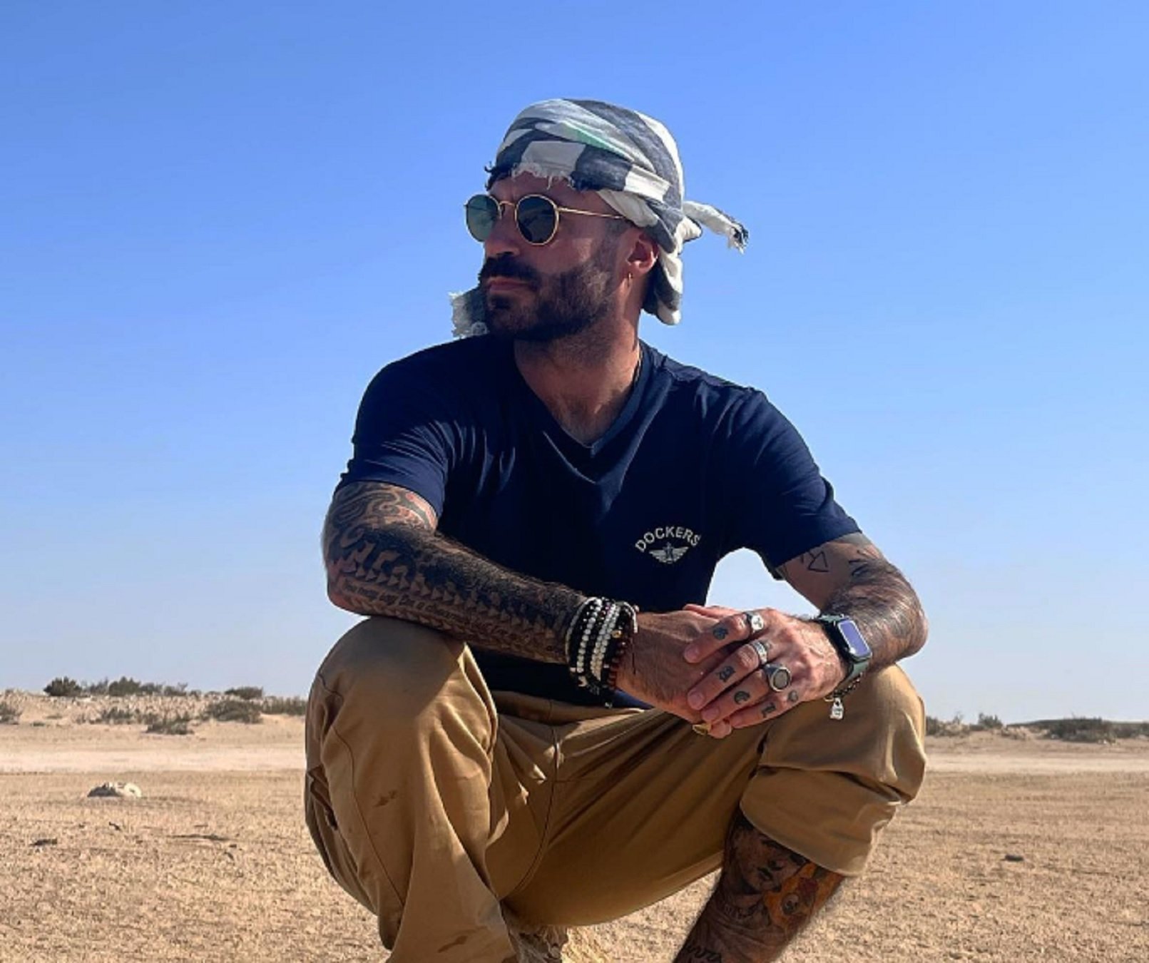 Marc Crosas, súper guapo en el desierto de Qatar