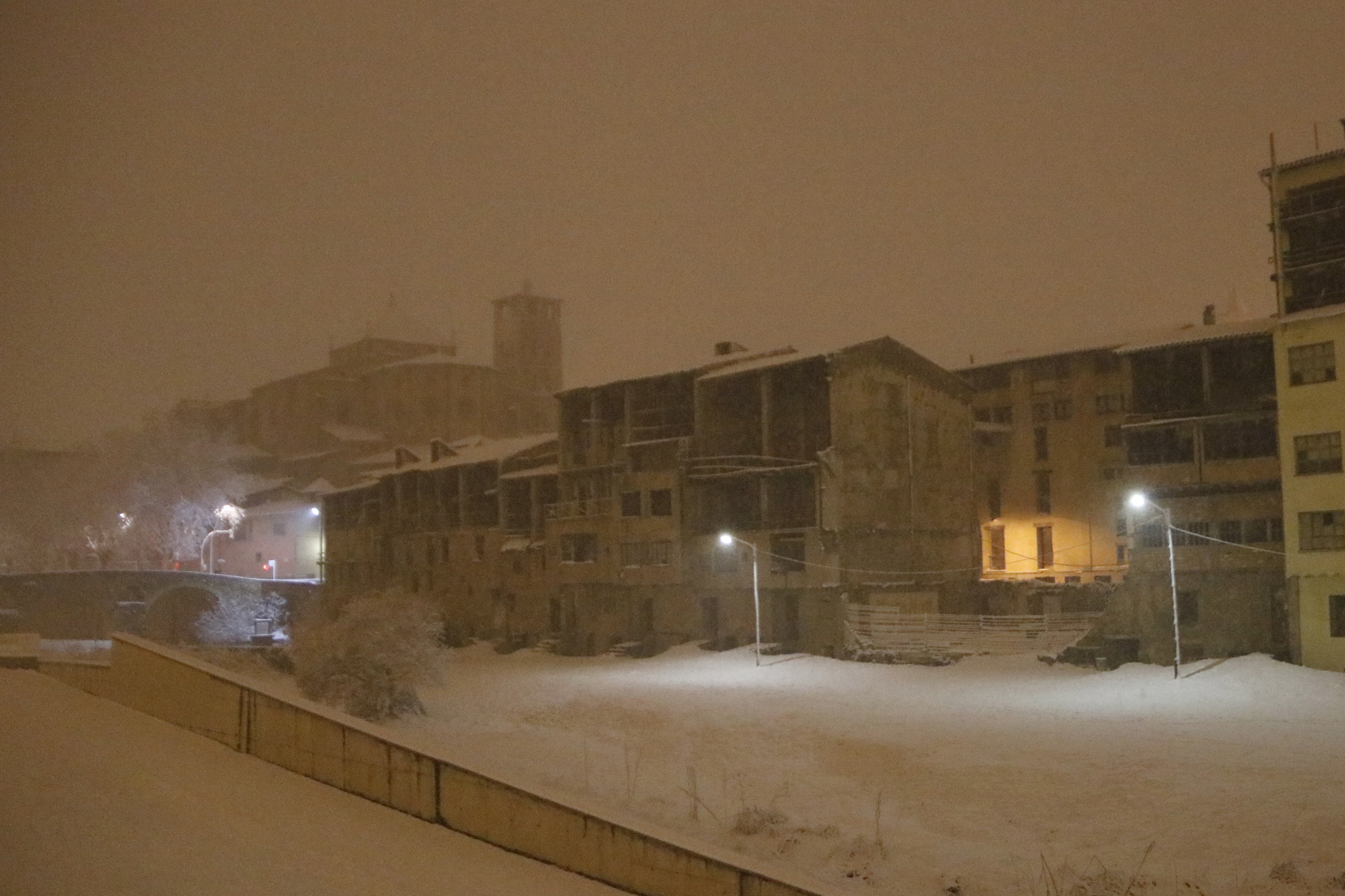 Nieve y afectaciones viarias en las comarcas del centro y norte de Catalunya