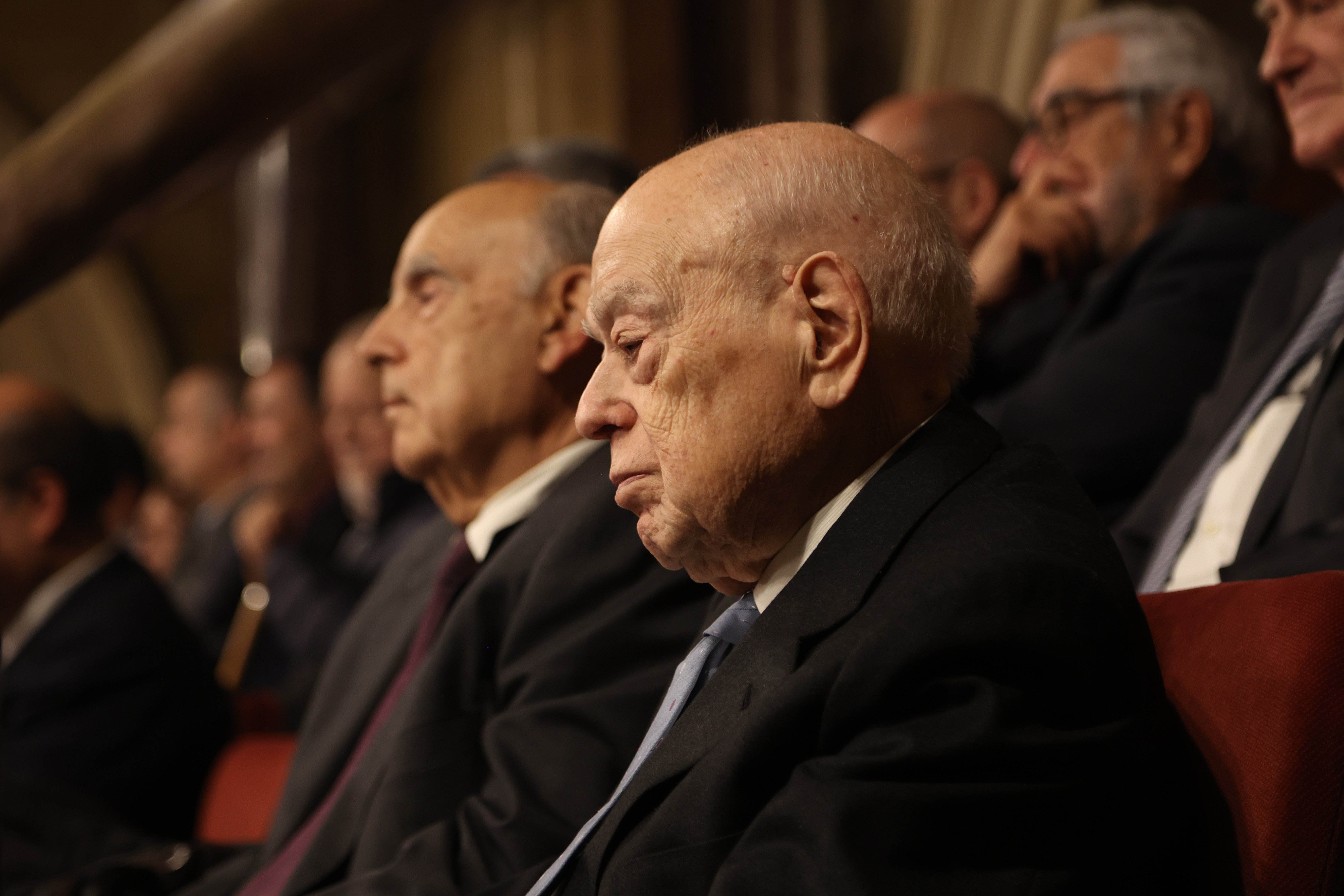 "Respecte", "comprensió" i "escarni": PP, Comuns i CUP reaccionen a l'exclusió de Pujol del judici