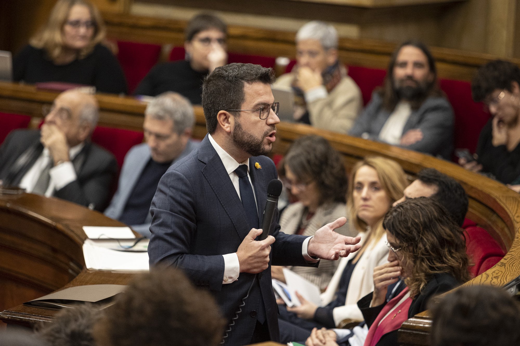Aragonès se queda solo defendiendo la reforma del Código Penal y la propuesta de referéndum