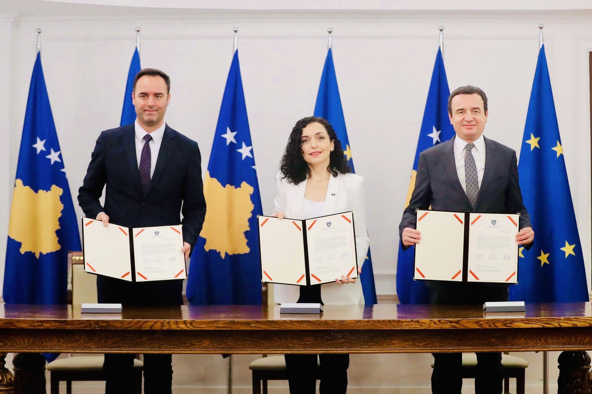 Kosovo sol·licita formalment l'ingrés a la UE: "És un dia històric"