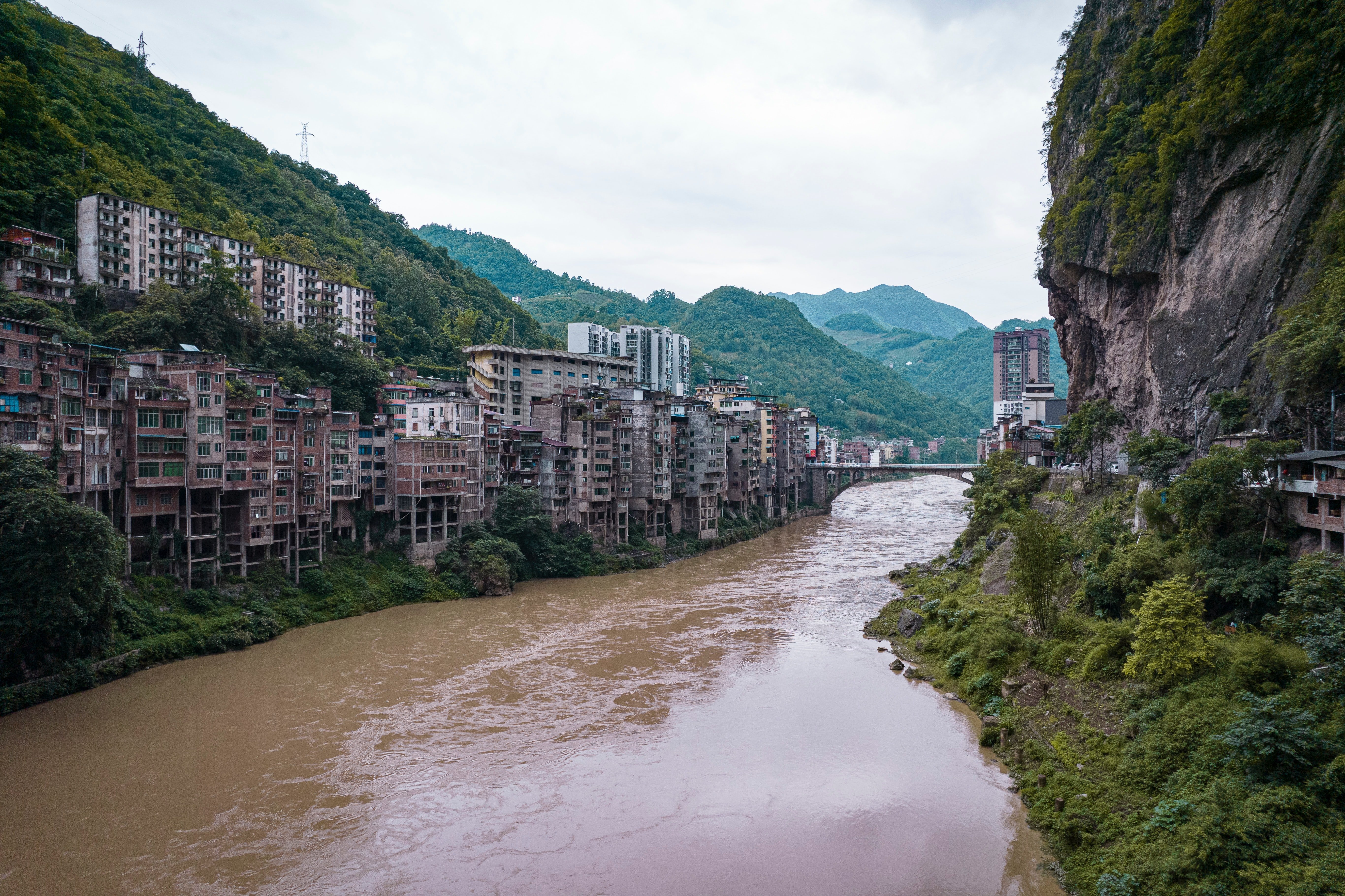 Yanjin: ¿cómo es la vida en la ciudad más estrecha del mundo?