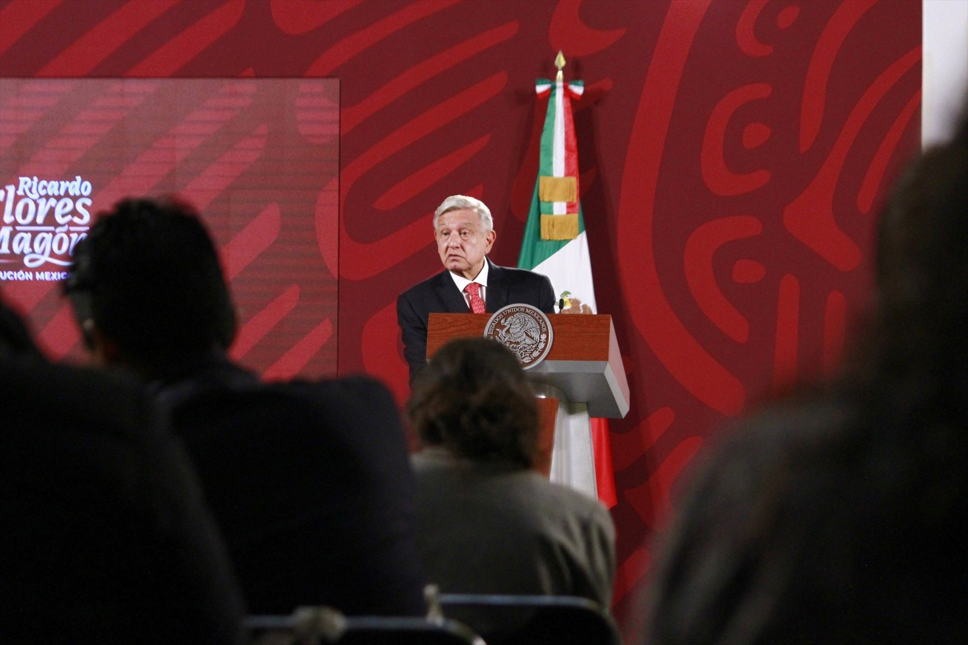 El gobierno español sale a defender Felipe VI ante la crítica ácida del presidente de México
