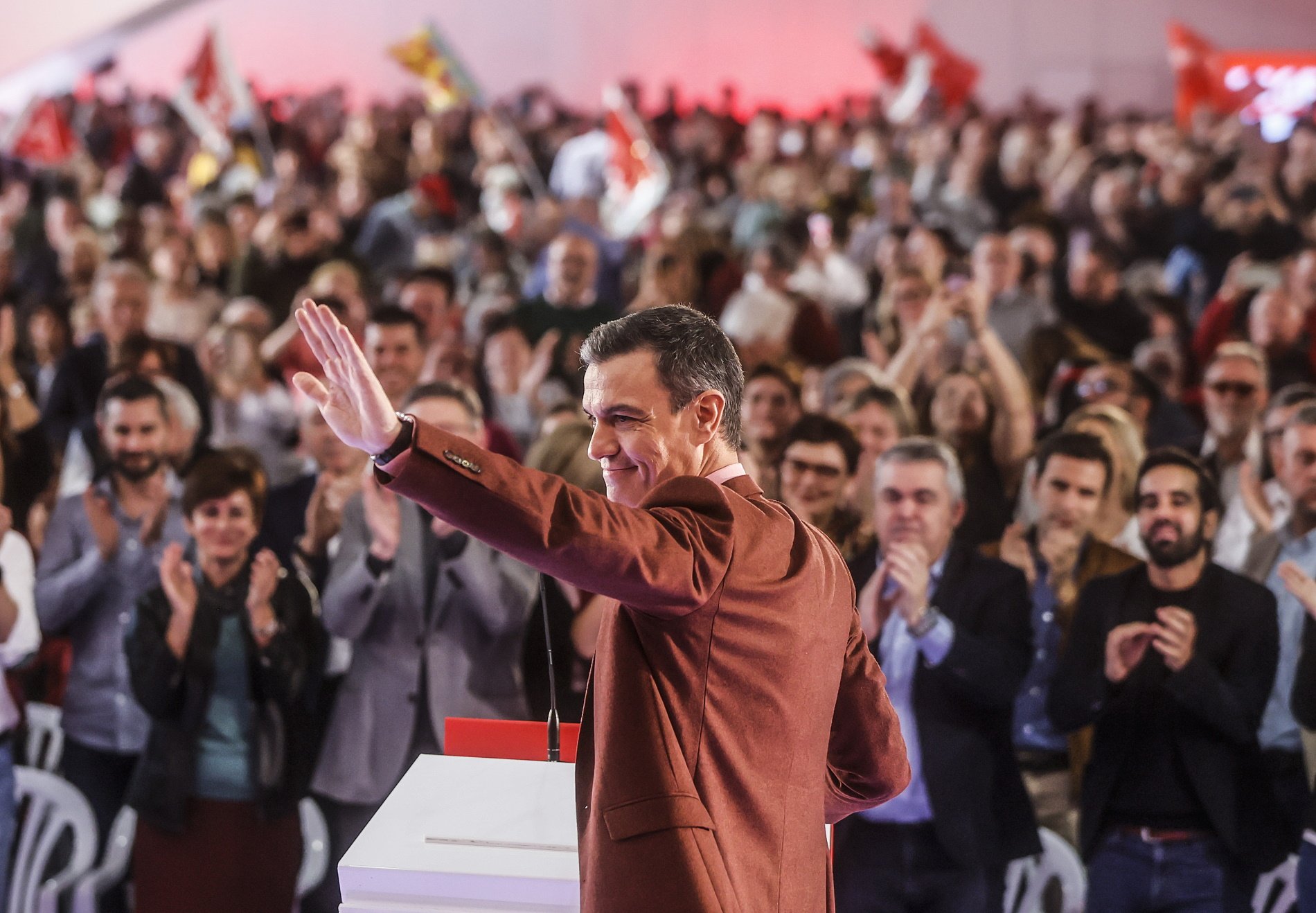 Pedro Sánchez treu pit: "Quants cops s'ha trencat Espanya des que governem?"