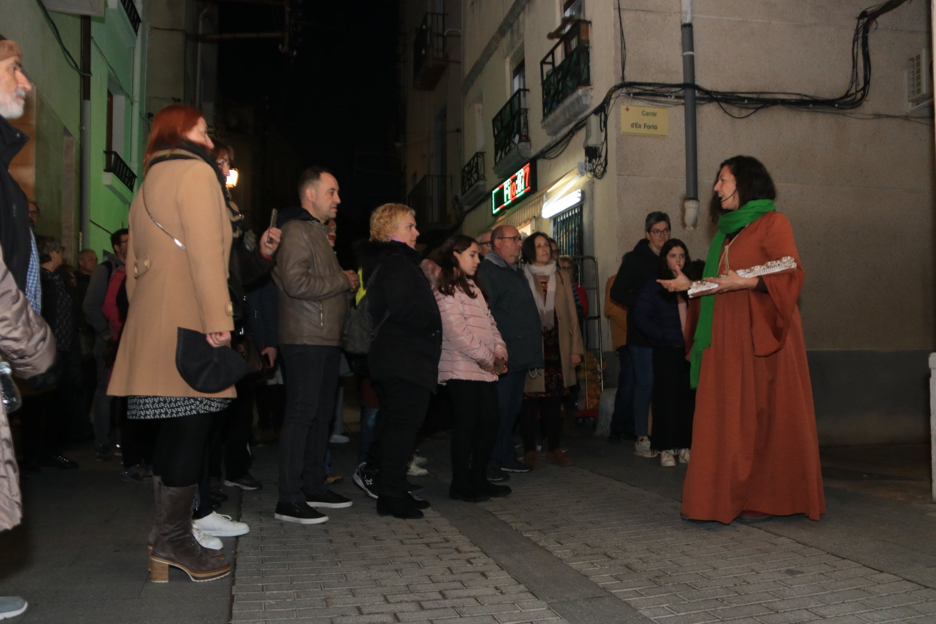 El call jueu de Tortosa s'impregna de la llum de la Hanukà