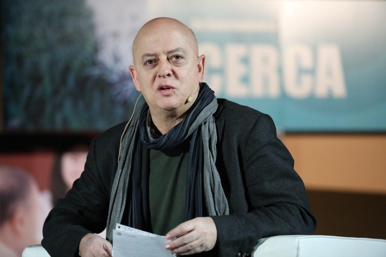 Un dirigente del PSOE critica la pasividad del Rey ante la crisis institucional