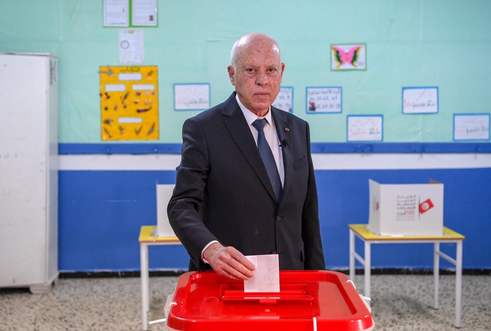 Tunísia, esperança democràtica del Magrib, gira cap a l'autoritarisme