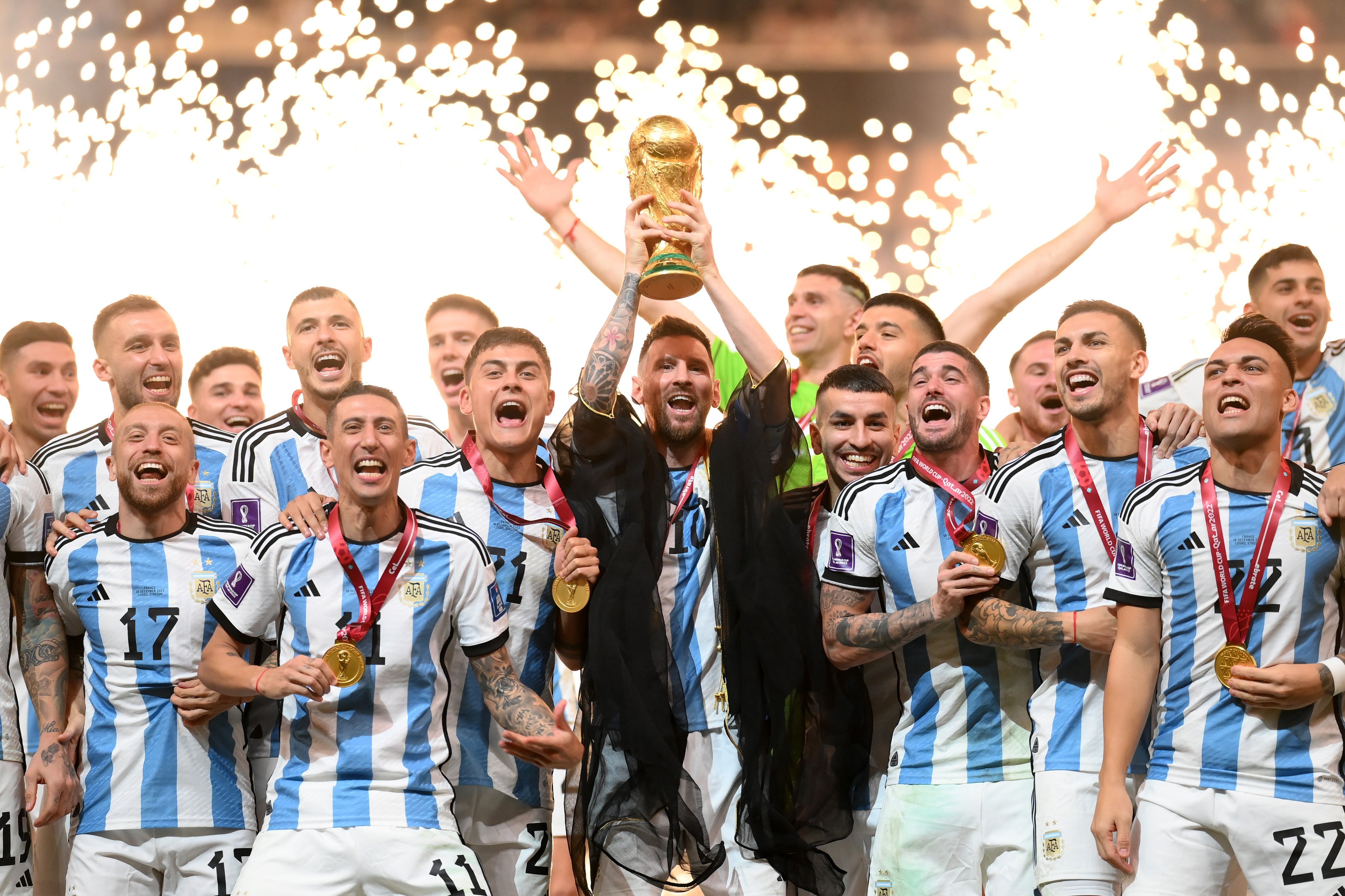 Argentina se borda la tercera estrella contra Francia en los penaltis y Messi ya tiene su Mundial (3-3)