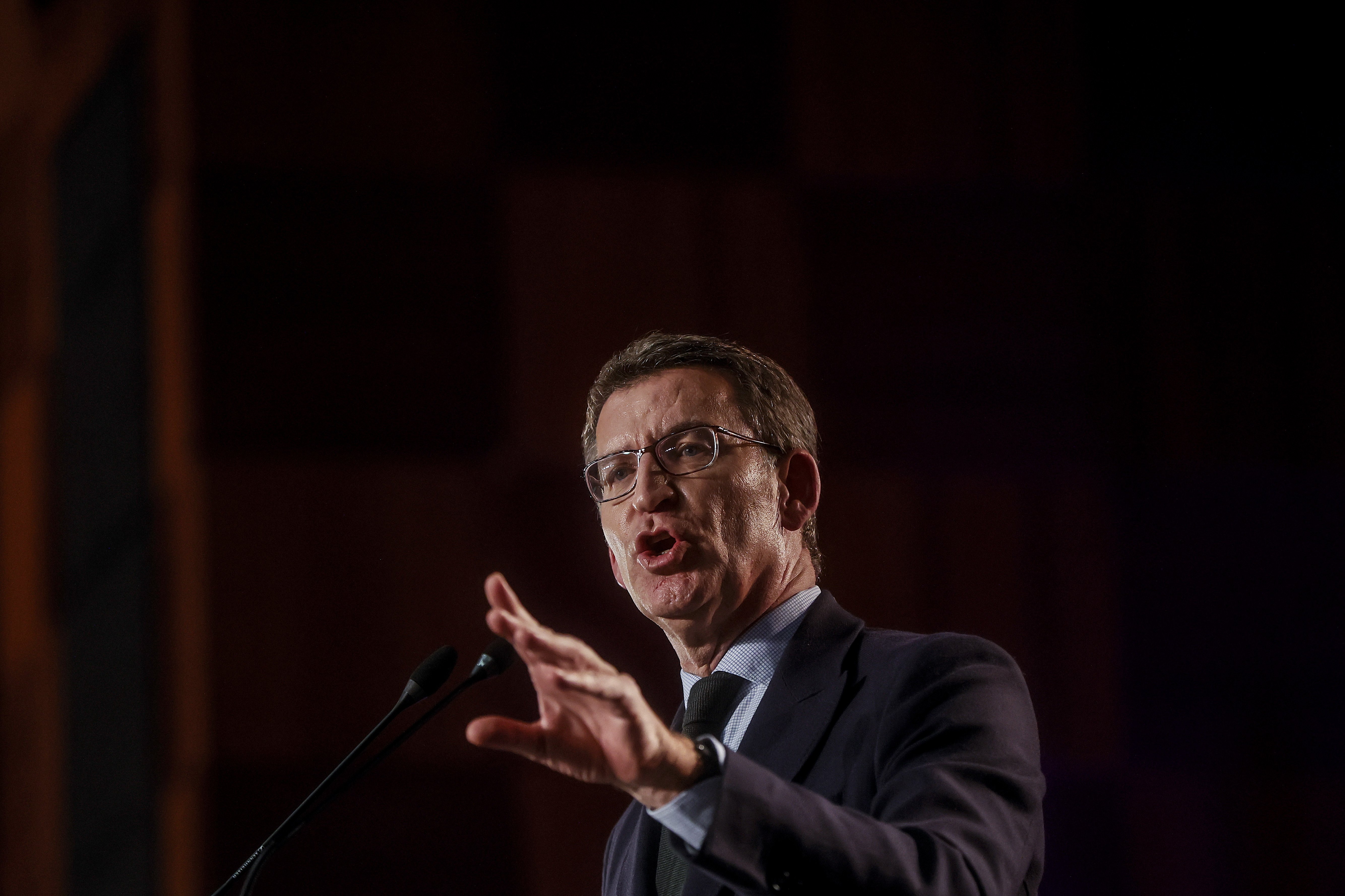 Feijóo blames crisis on Sánchez's deals with Catalan independence movement