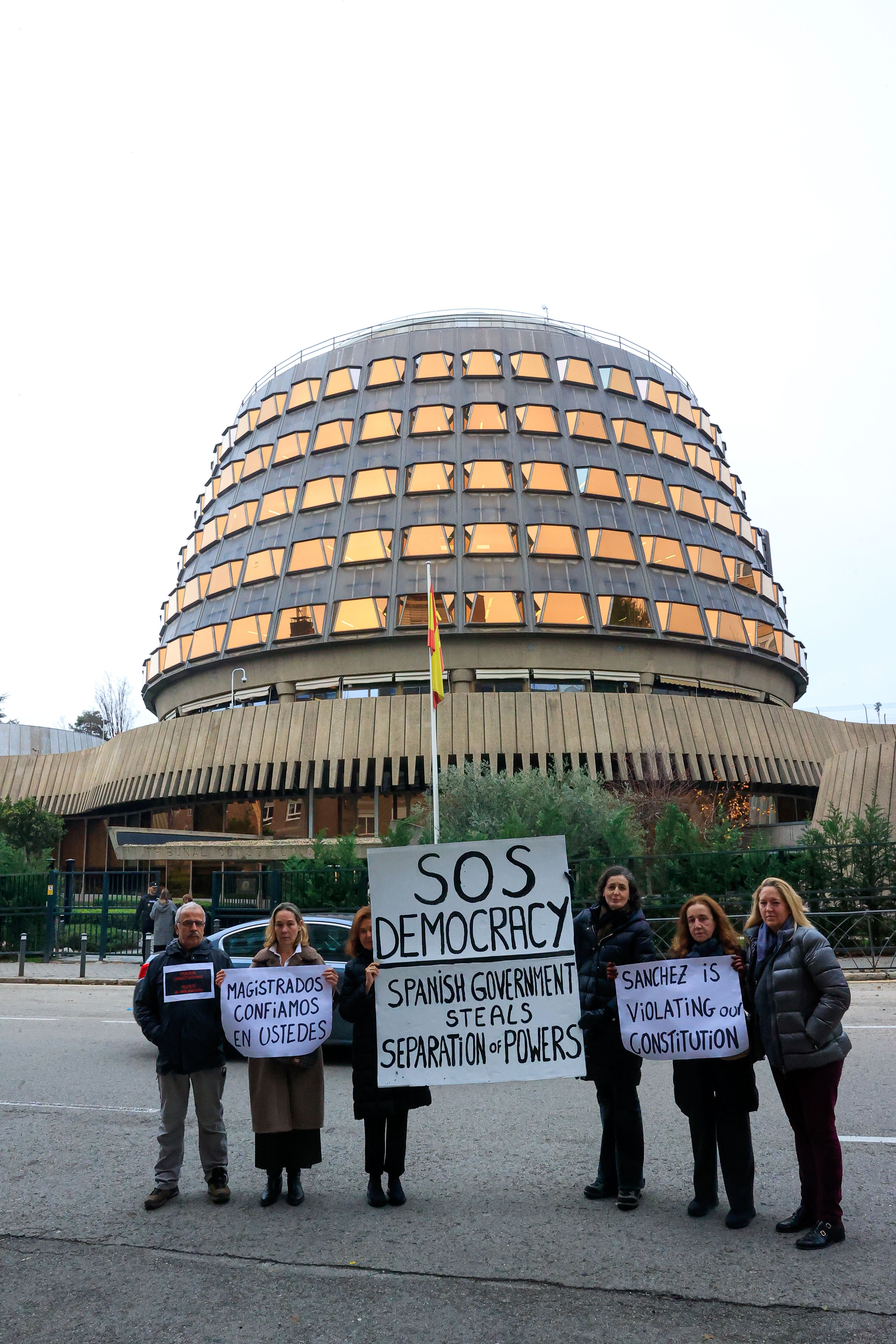 El Constitucional debat, dividit, la reforma judicial