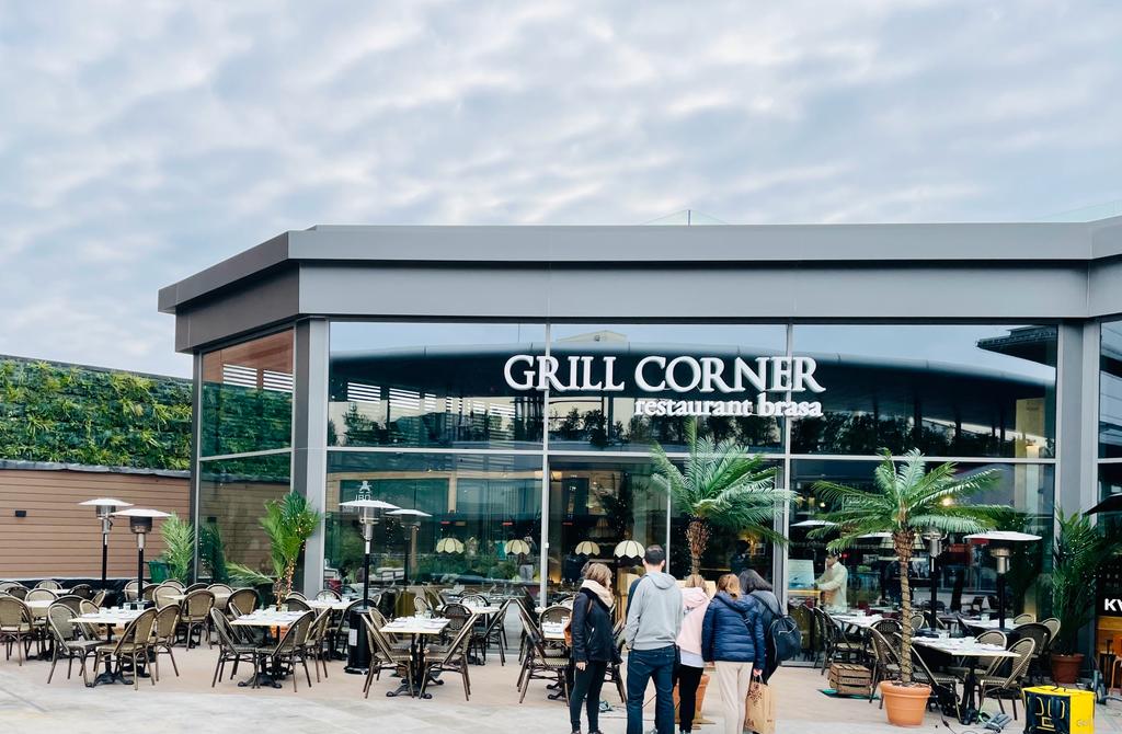 Grill Corner restaurant / Foto: Splau Grill Corner restaurant / Foto: Splau