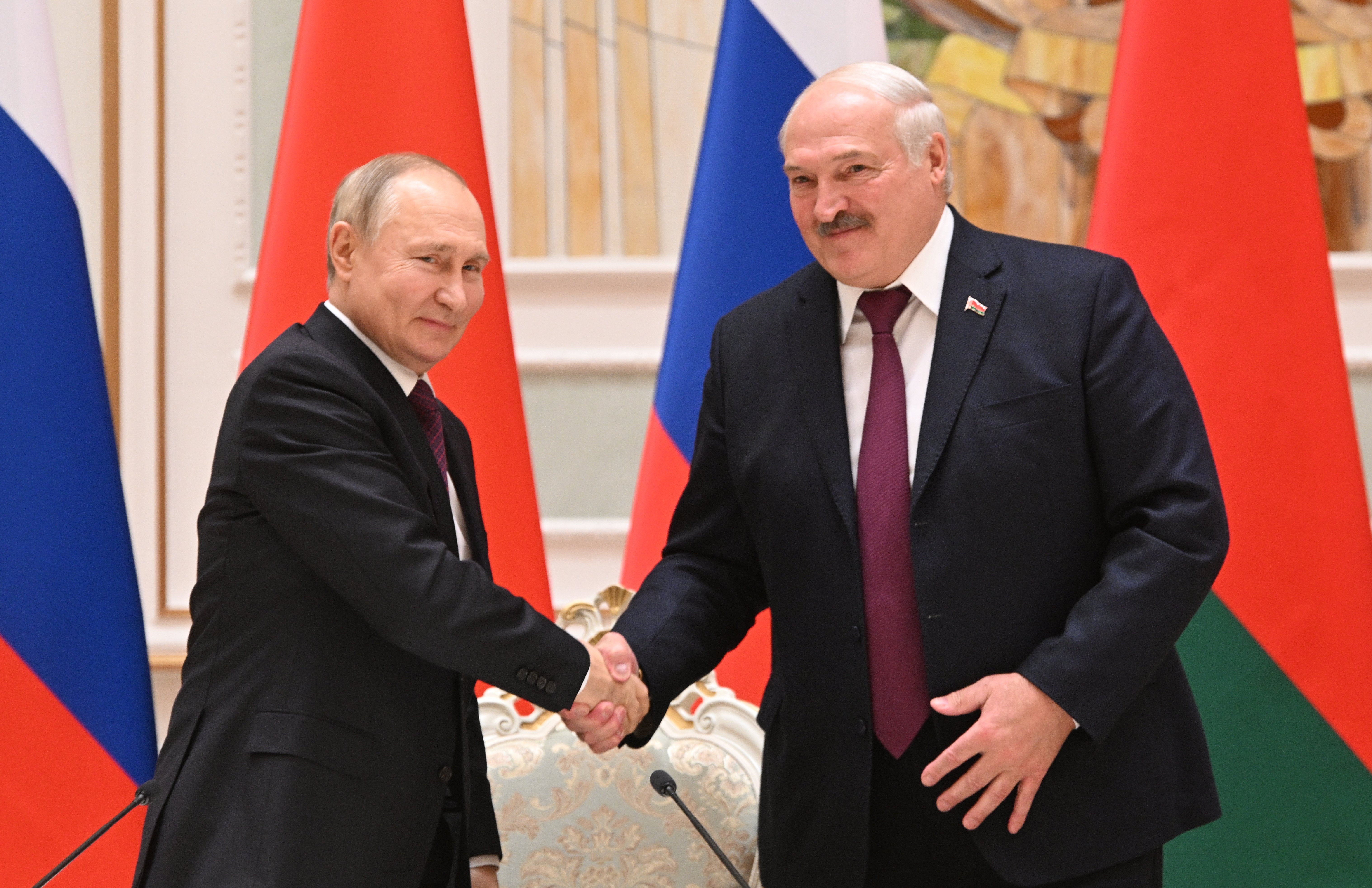 Per què Vladímir Putin s'ha trobat amb Alexandr Lukaixenko a Minsk?