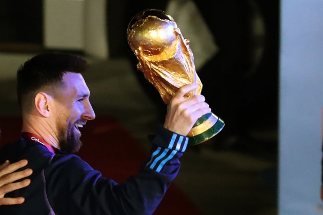 Leo Messi aterratge Copa del Món / Foto: EFE Leo Messi aterratge Copa del Món / Foto: EFE