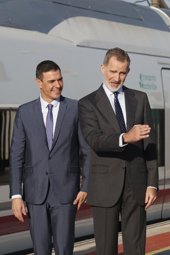 Felipe y Pedro Sánchez gesto EFE