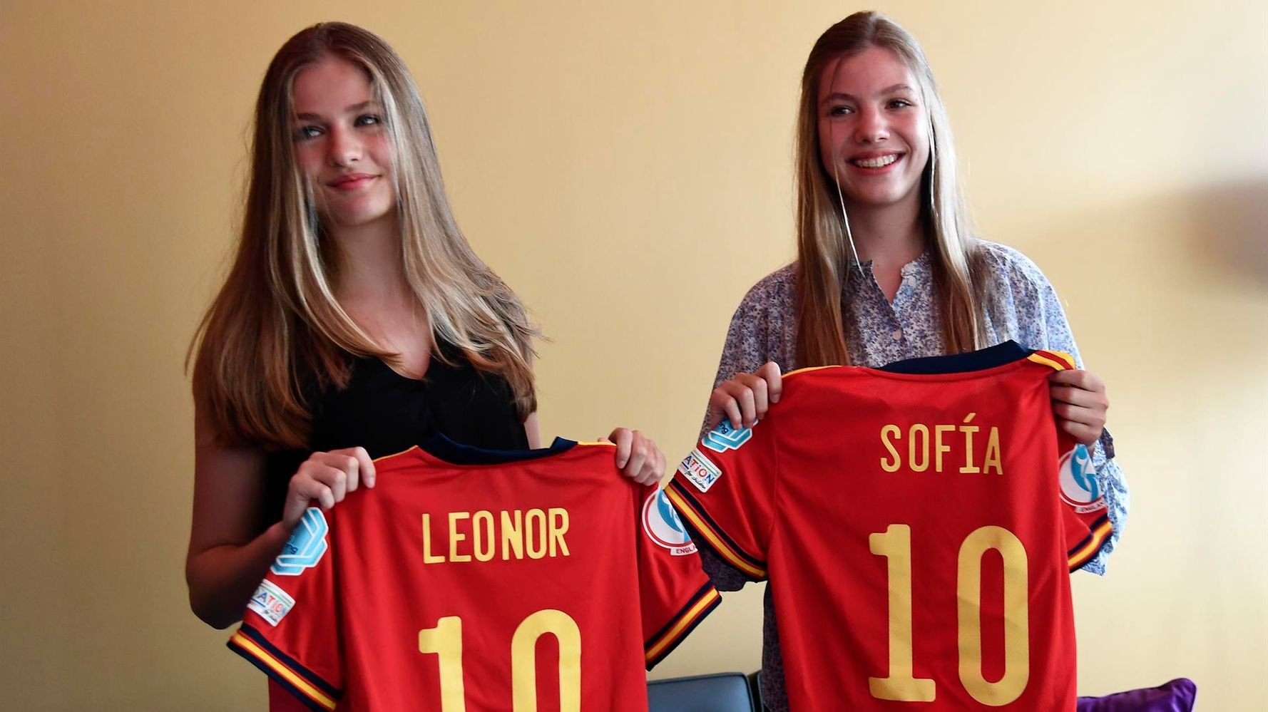 Sofía i Leonor donen suport a la selección 