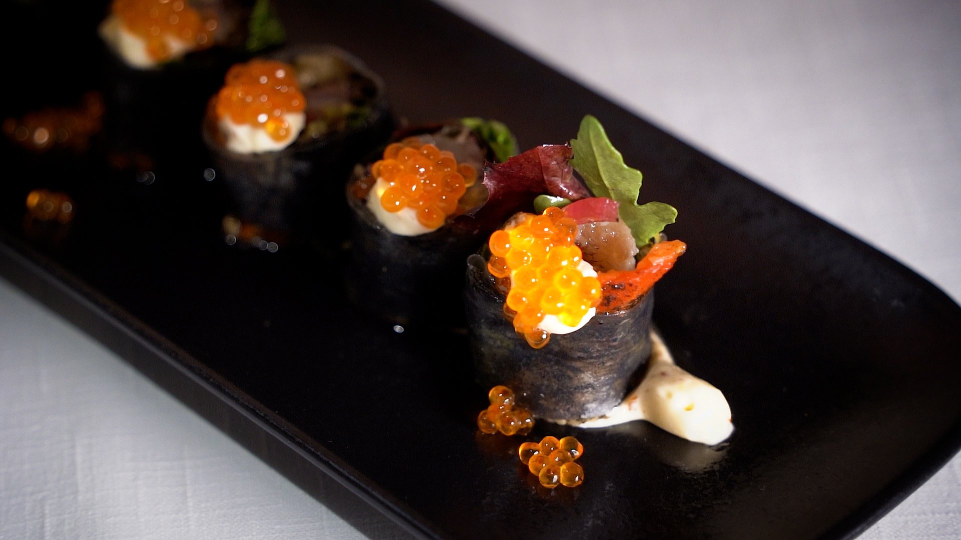 Makis d’escalivada i sardina fumada amb caviar de truita / Foto: Marc Ortín i Raquel Sánchez Makis d’escalivada i sardina fumada amb caviar de truita / Foto: Marc Ortín i Raquel Sánchez