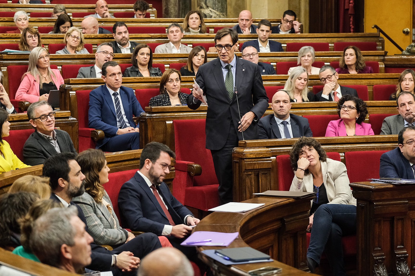 La alianza PSC-ERC salva los presupuestos del Parlament pese a la polémica de las dietas