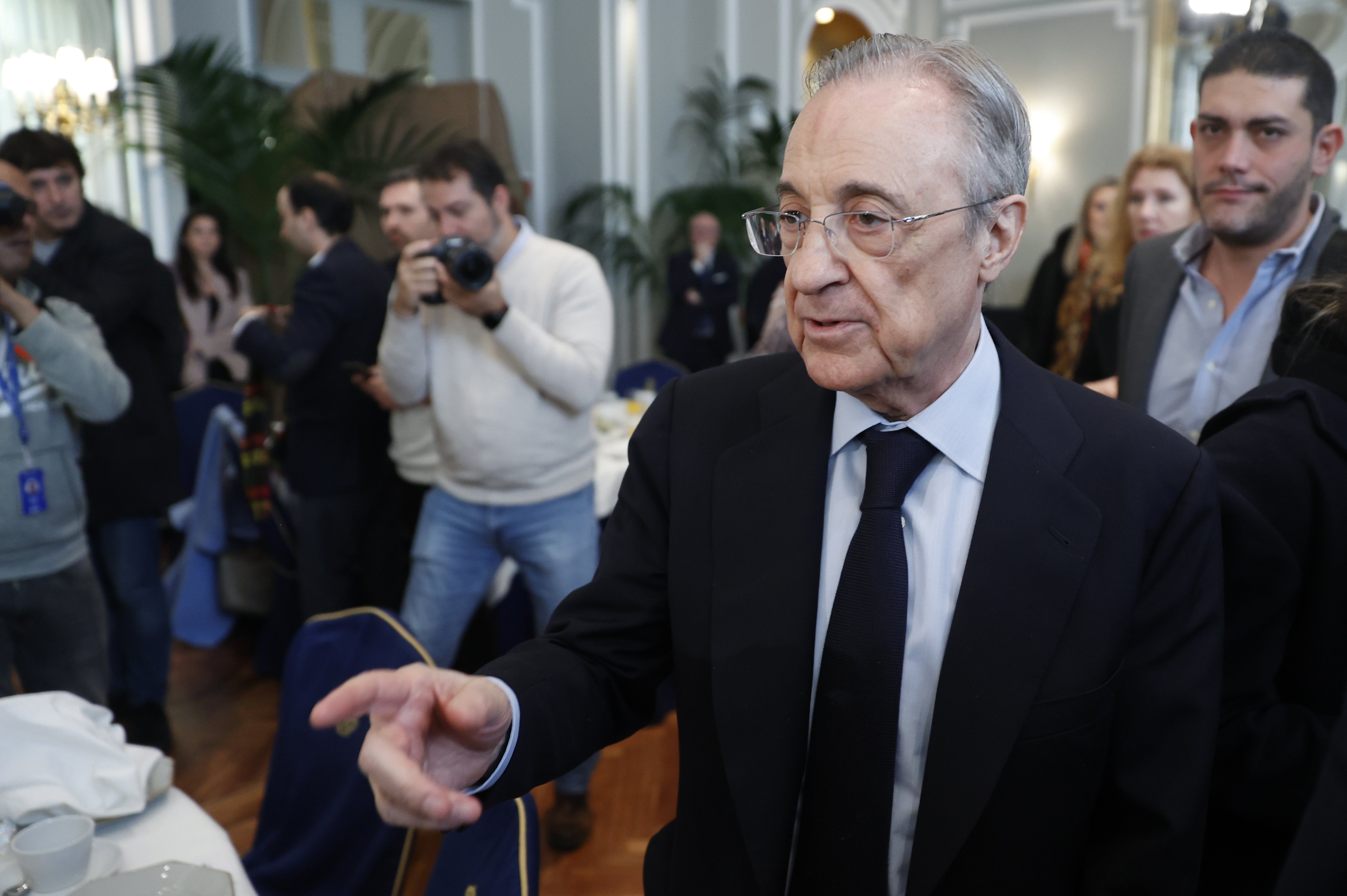 Traiciona el club que lleva en el corazón y a Florentino Pérez por más dinero