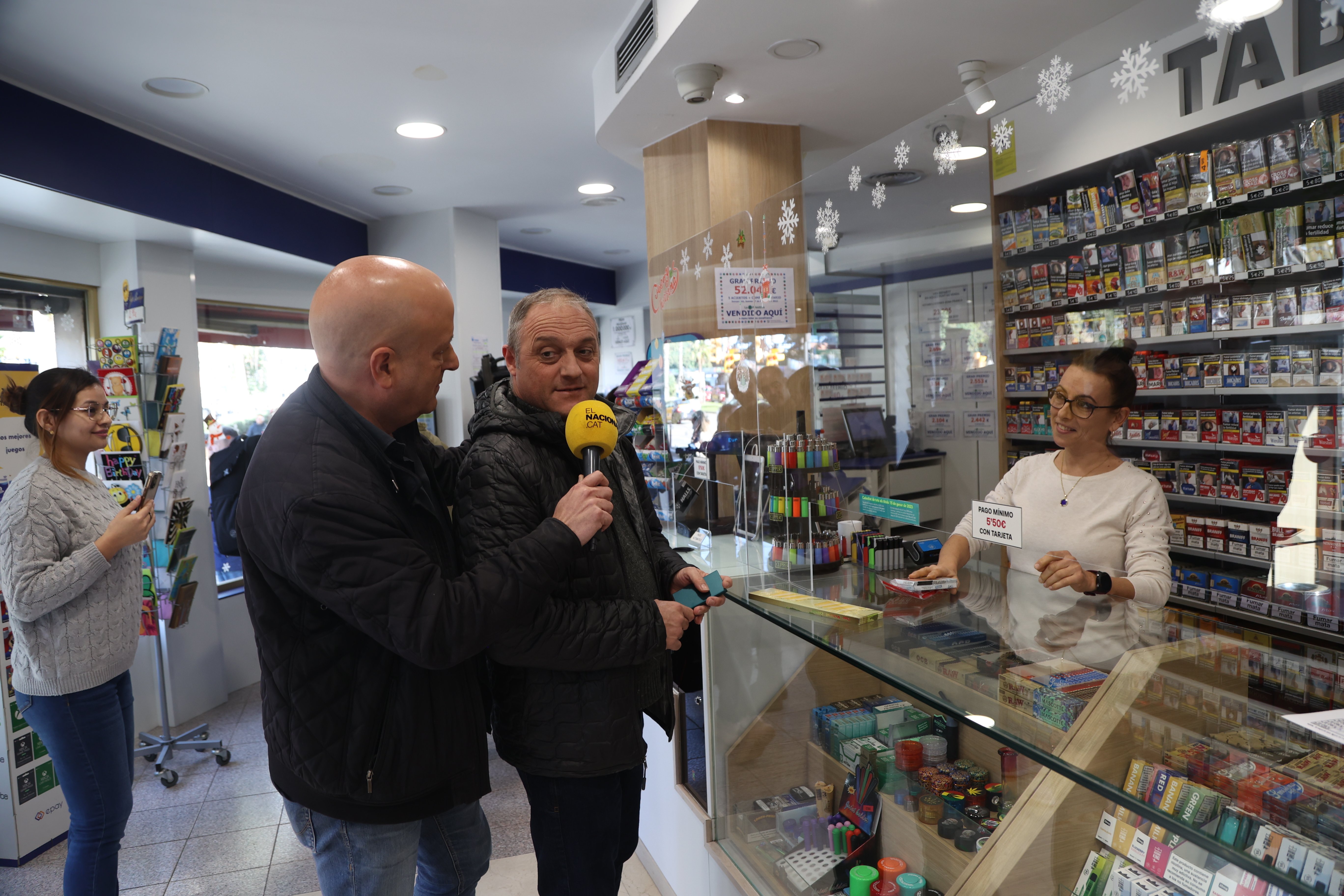 On ha tocat el Gordo a Barcelona? Busquem els guanyadors de la Loteria de Nadal 2022 | VÍDEO