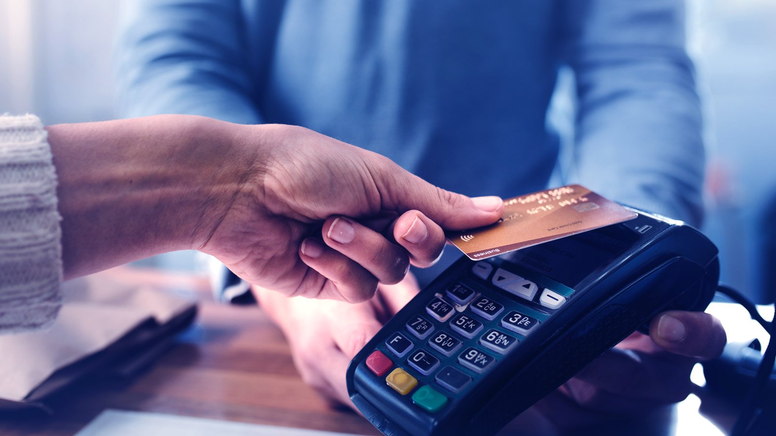 Uno de cada tres pagos se hace ya con tarjeta