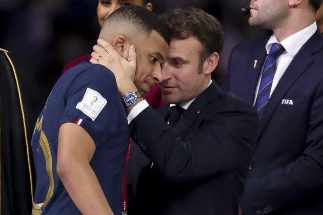 emmanuel macron mbappe final mundial qatar europa press