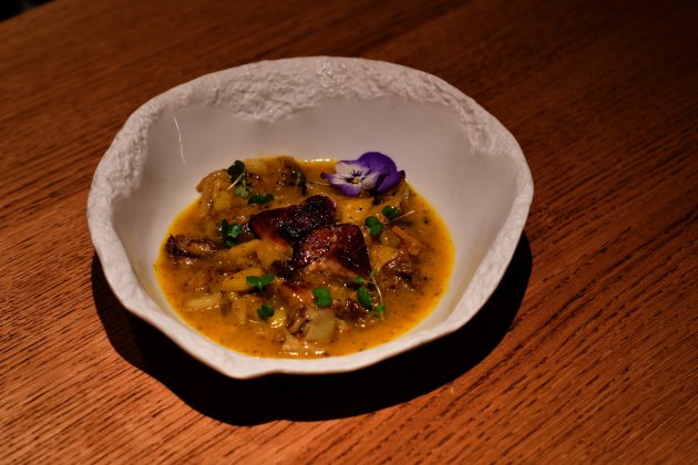 revuelto de patata hongos y foie revuelto de patata hongos y foie