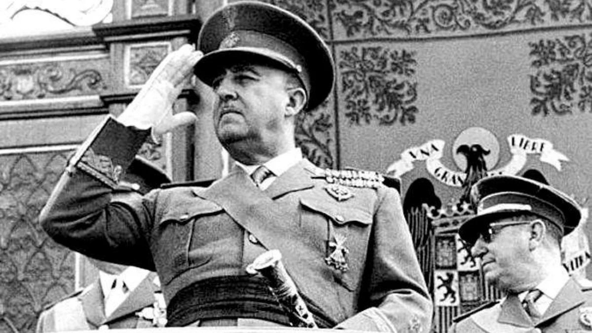 El exilio: los planes románticos de la Fundación Francisco Franco para conservar los archivos