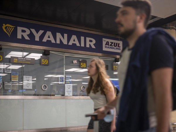 EuropaPress 4619610 ventanilla ryanair aeropuerto josep tarradellas barcelona el prat agostoi EuropaPress 4619610 ventanilla ryanair aeropuerto josep tarradellas barcelona el prat agostoi
