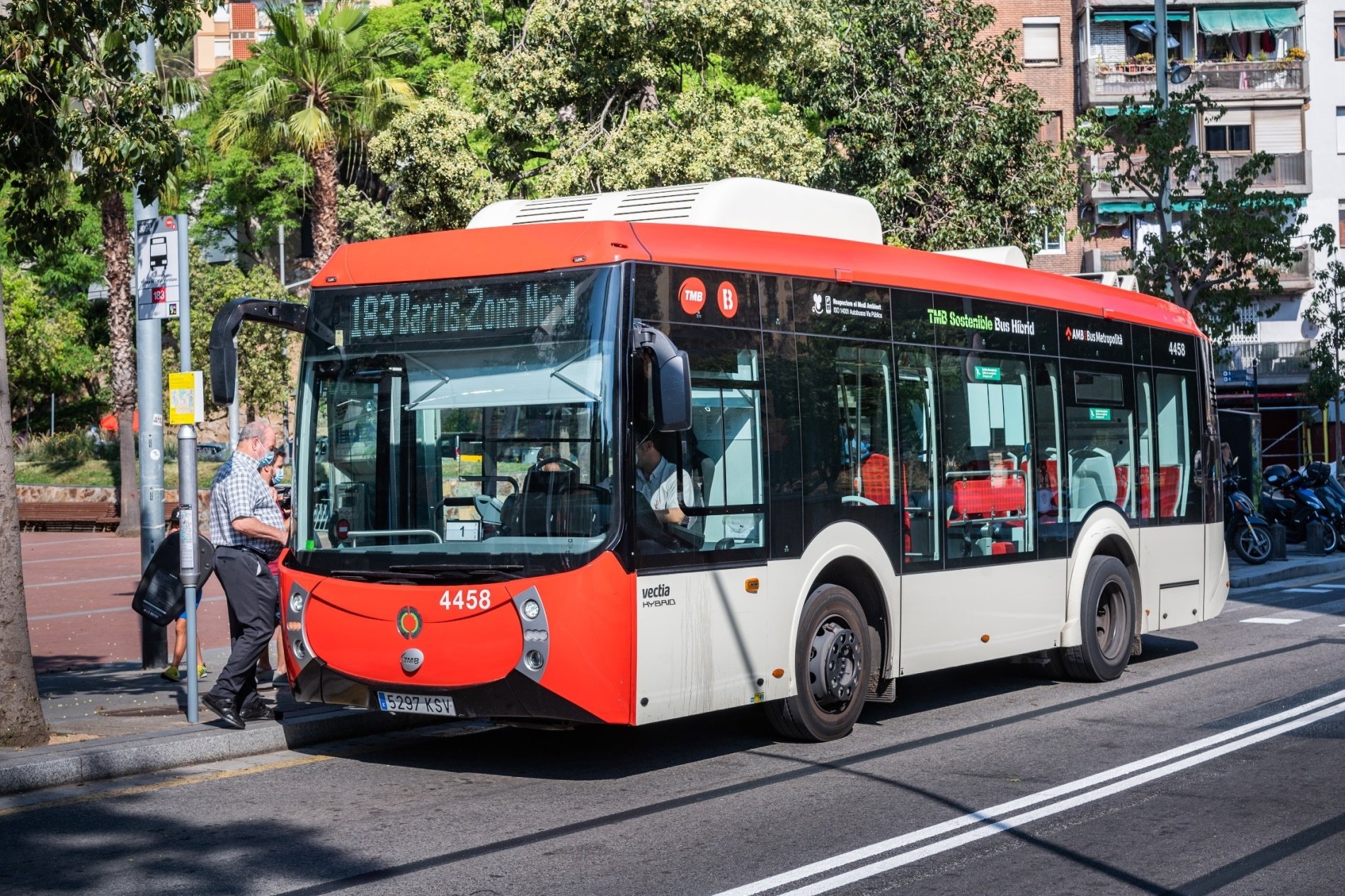 Este es el horario especial de Metro, bus, Rodalies Renfe, Tram y FGC por Navidad