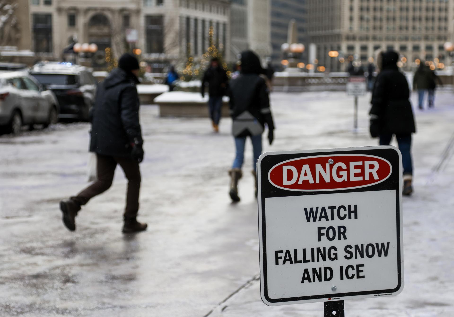 Caos y alerta máxima en los Estados Unidos por una tormenta invernal "única"