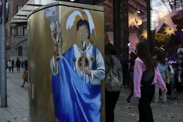 Mural Messi campeón del Mundo avenida Diagonal destrozado / Foto: EFE