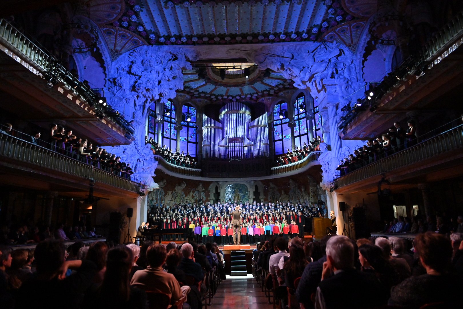 Esteladas en el Palau de la Música en el tradicional concierto de Sant Esteve | VÍDEO