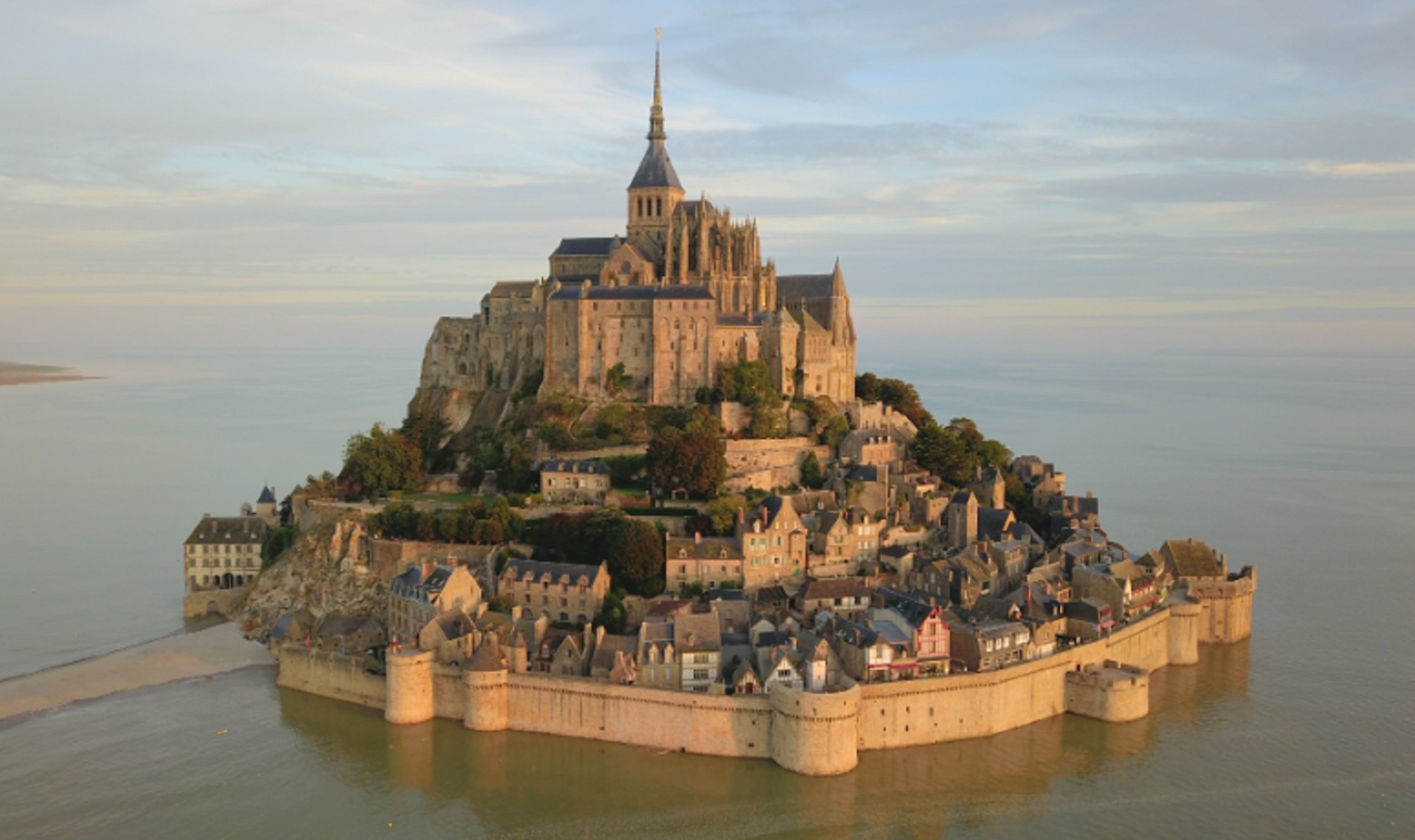 Mont Saint Michel, costa francesa Wikipedia Mont Saint Michel, costa francesa Wikipedia