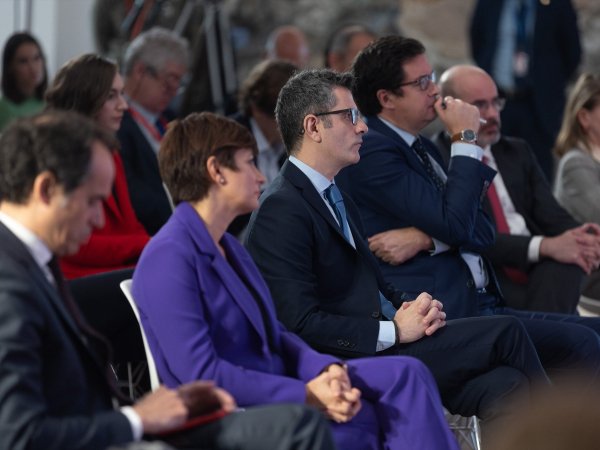 La ministra Portavoz, Isabel Rodríguez, y el ministro de Presidencia, Félix Bolaños (c), durante la rueda de prensa posterior al consejo de ministros | Fotografia: Europa Press