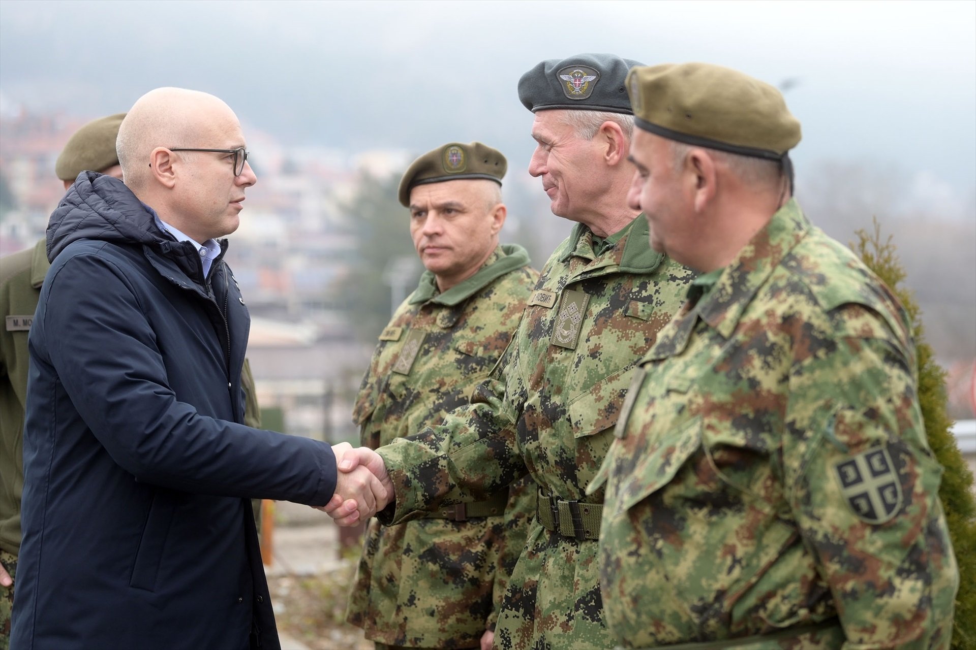 Sèrbia posa el seu exèrcit en estat d'alerta màxima i creix la tensió amb Kosovo