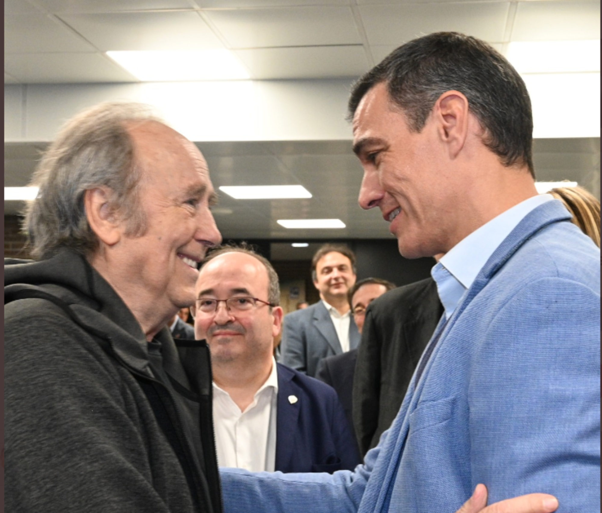 El concert de Serrat arriba al Congrés:  Vox pregunta a Sánchez si hi va anar amb el Falcon