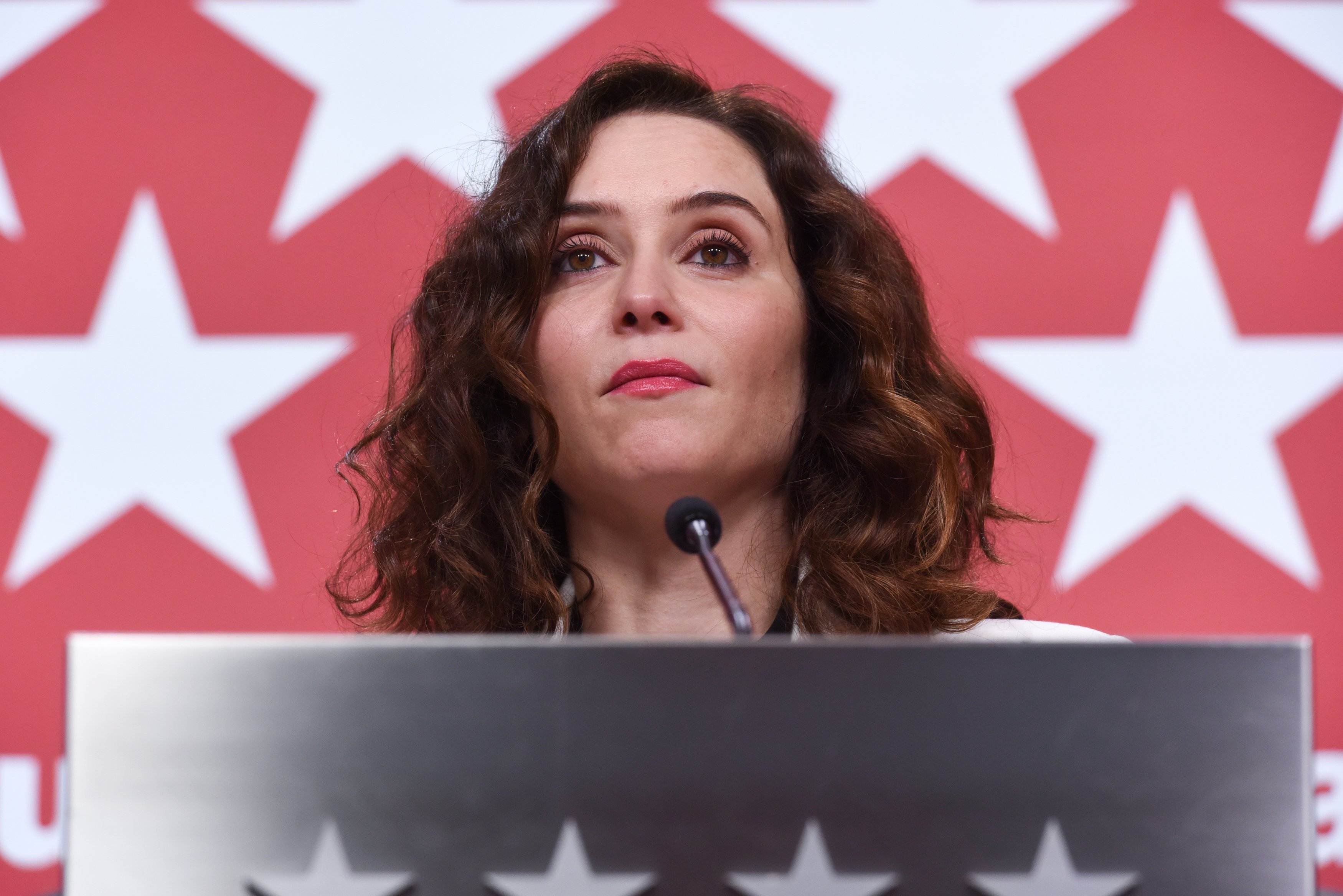 Ayuso furga en la polèmica del TC: "Sánchez seguirà intentant moure tots els fils"