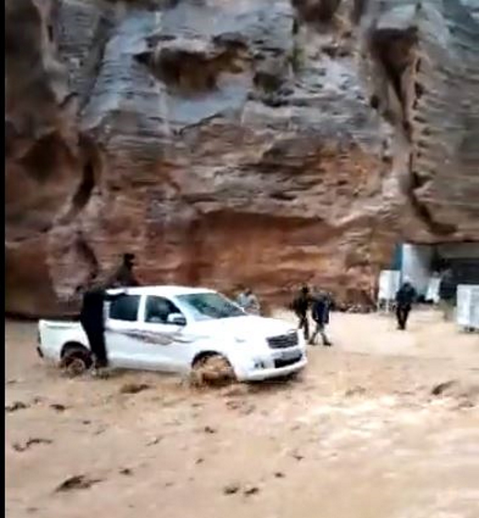 Lluvias torrenciales en la histórica Petra: 17.000 visitantes evacuados | VÍDEO