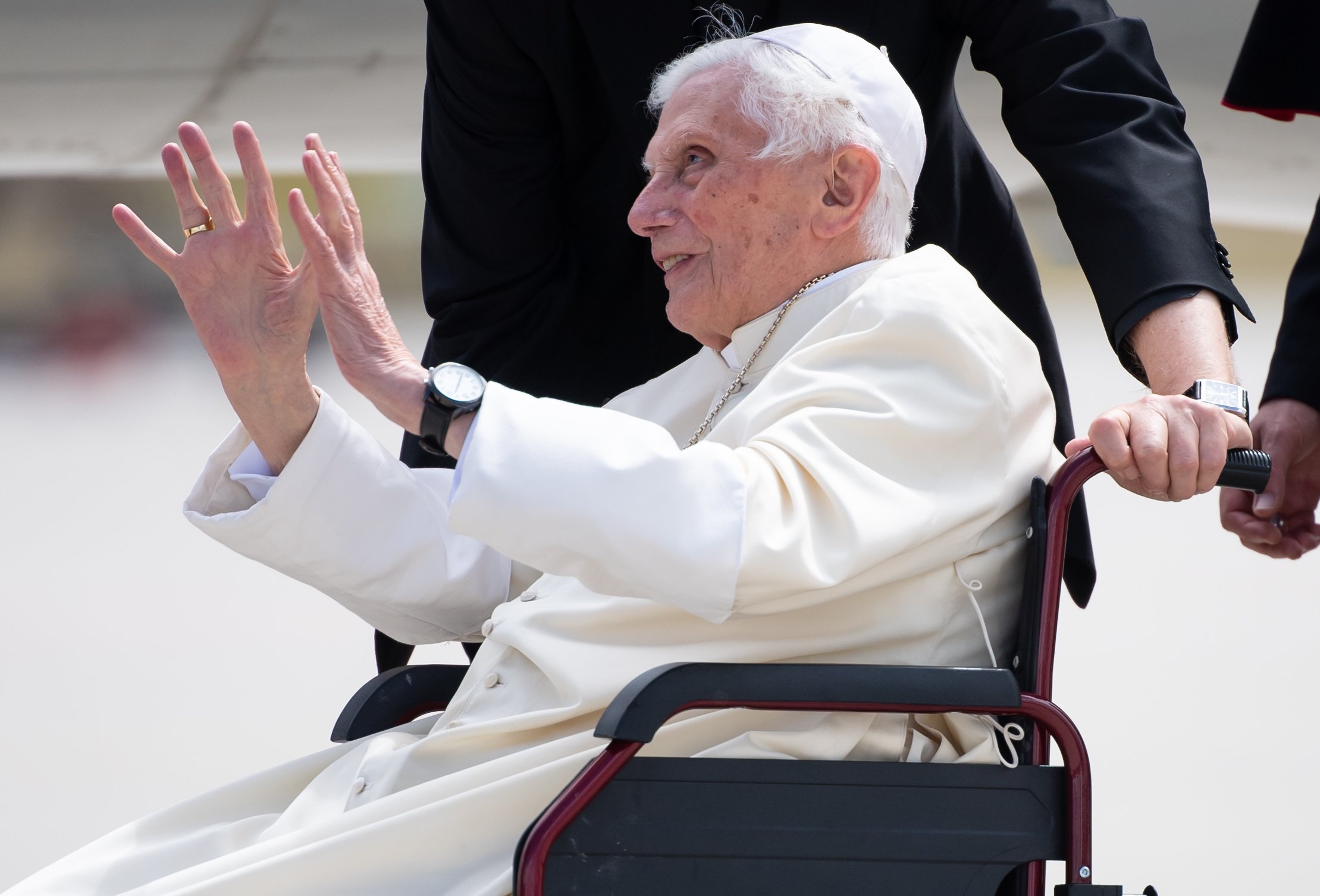 El papa emèrit Benet XVI està lúcid, però greu