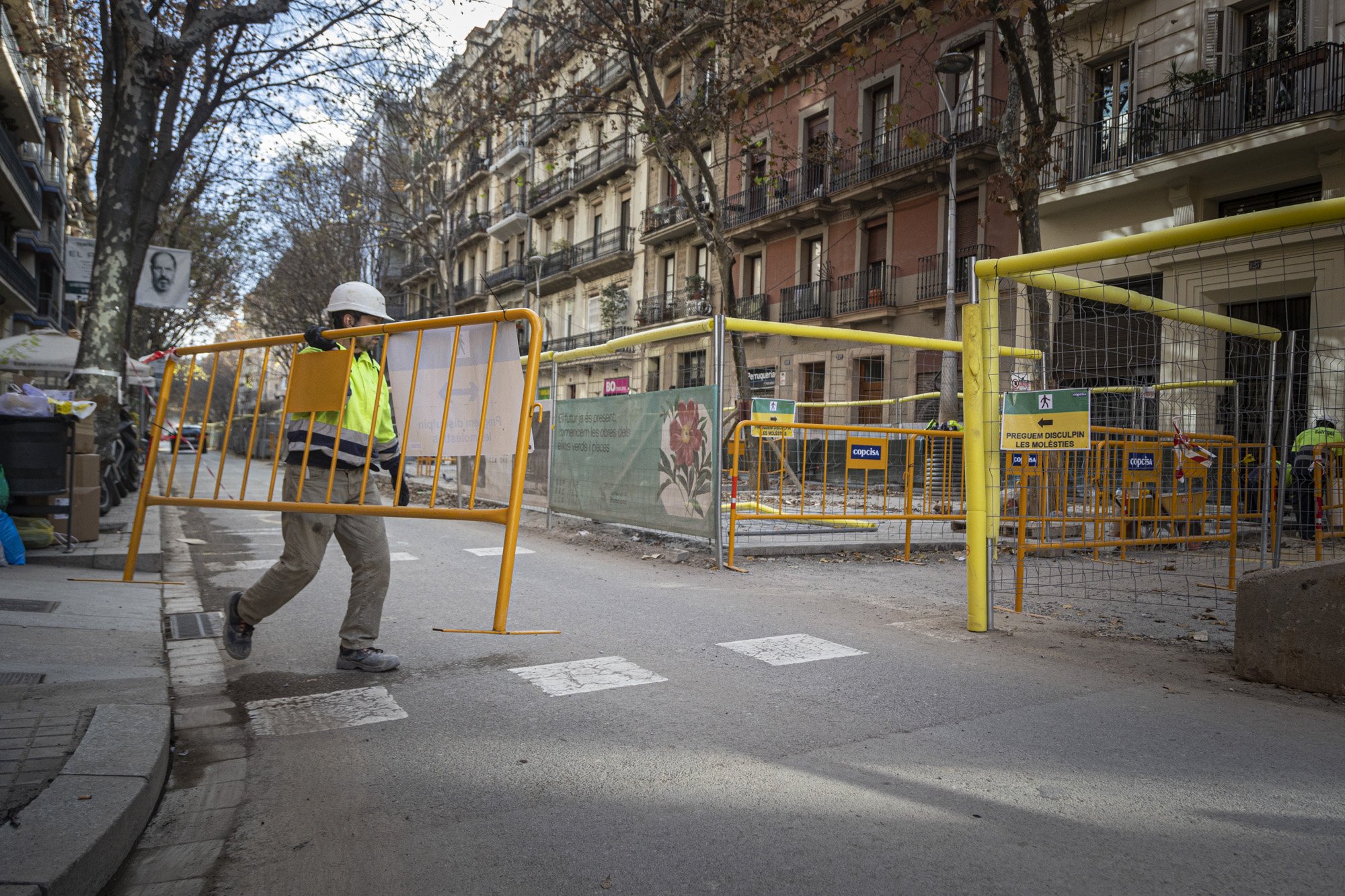 Año nuevo, obras viejas: Barcelona, hipotecada por las reformas de Colau