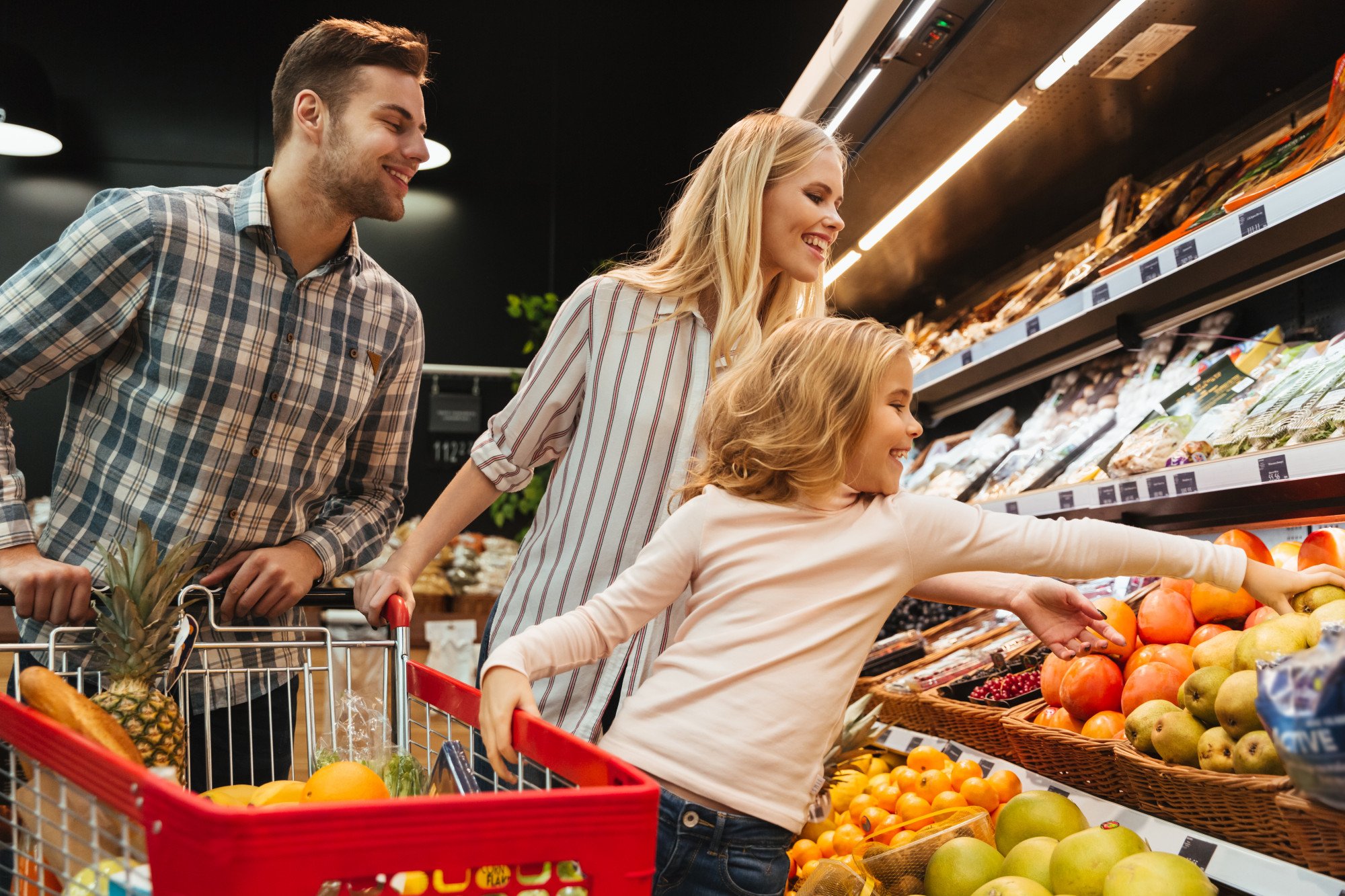 Horarios de los supermercados en Nochevieja en Catalunya y Barcelona: ¿a qué hora cierran las tiendas?