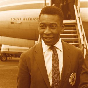 Portades: Tretze dones assassinades i la mort de Pelé