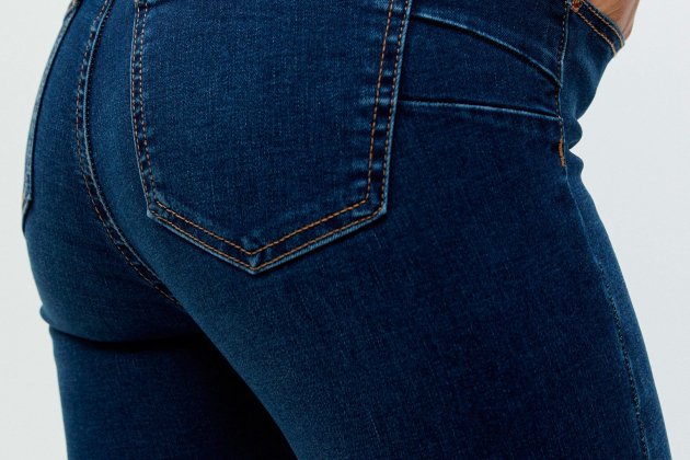 Los jeans con el push up que funciona de verdad están en Pull&Bear 4 colores distintos
