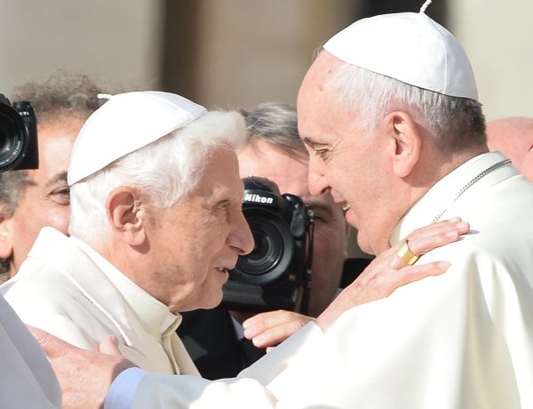 Papa Benet i Papa Francesc Papa Benet i Papa Francesc