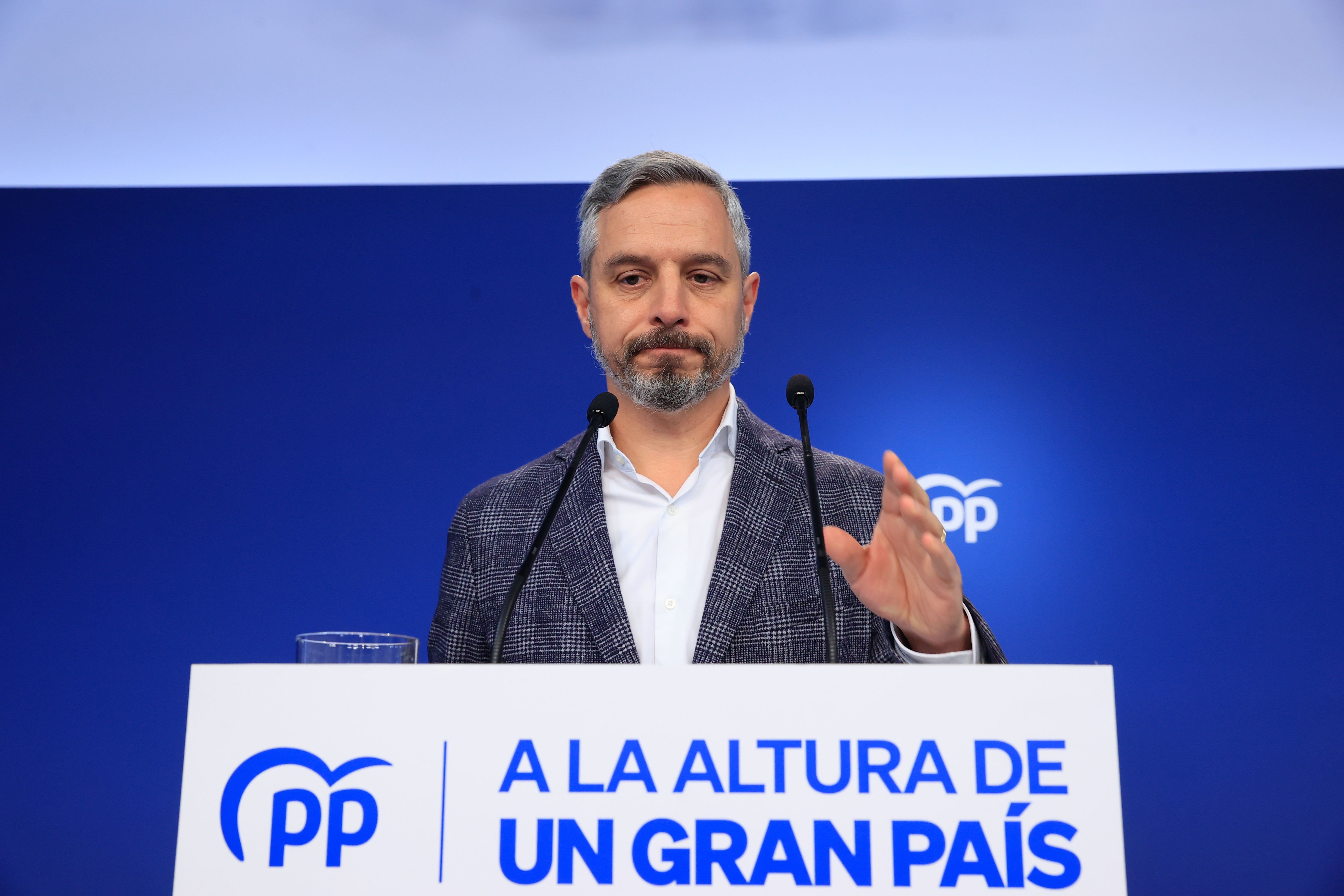 El PP no se opondrá al paquete anticrisis de Sánchez y se debate entre el 'sí' y la abstención