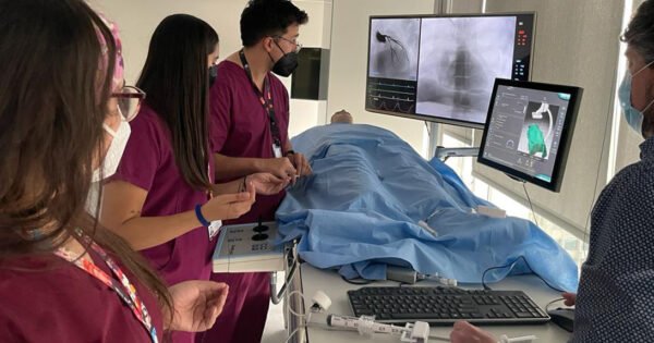 La tecnología médica mueve en España 11.000 millones de euros al año