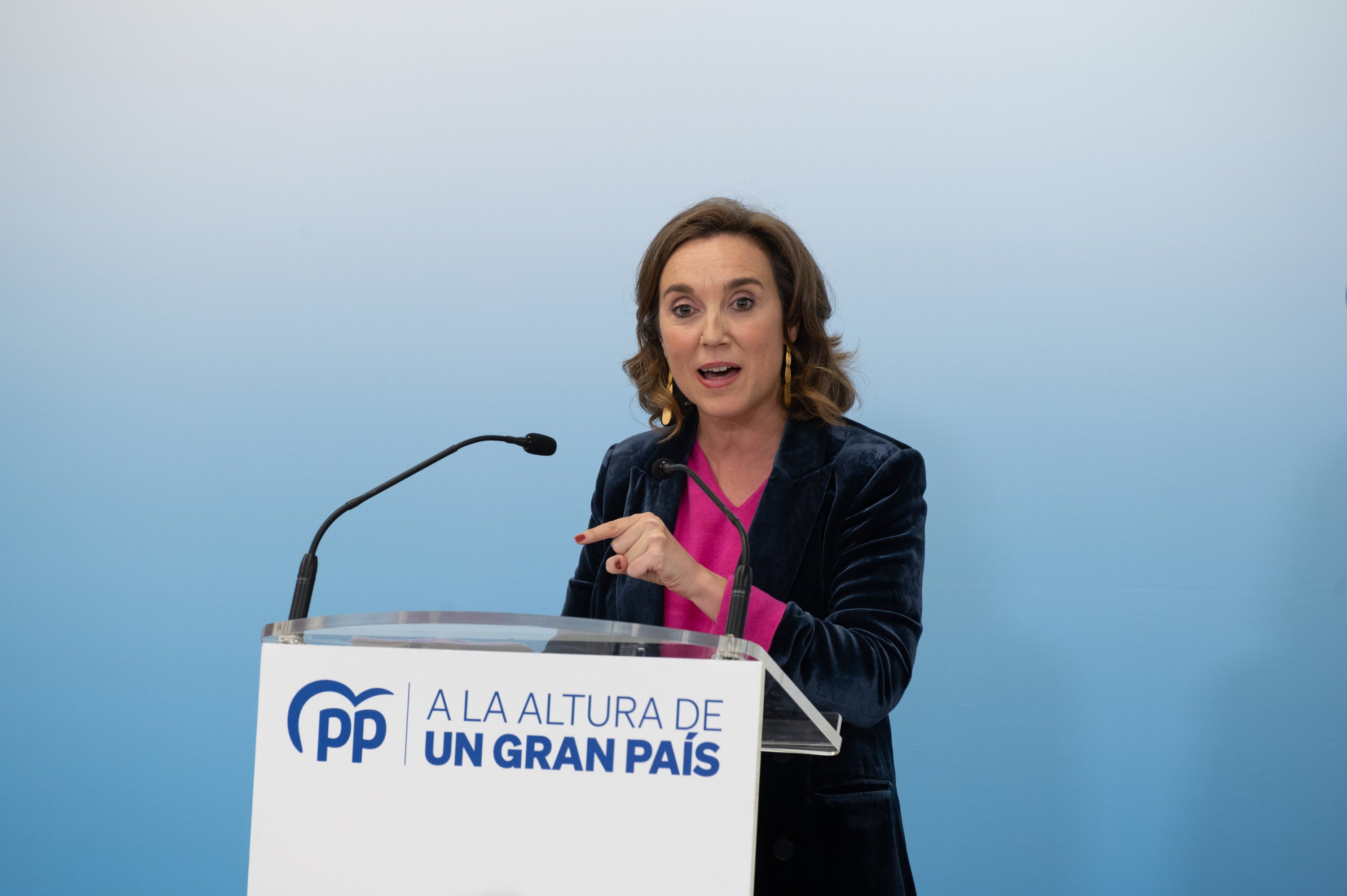 El PP empieza el año electoral avivando el miedo a un referéndum pactado