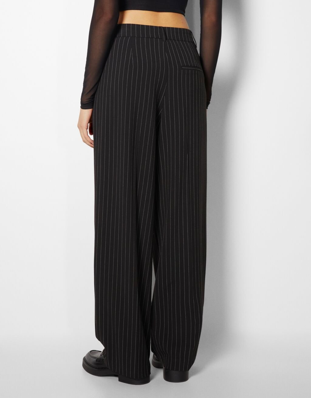 Pantalons wide leg amb ratlla diplomática1 Pantalons wide leg amb ratlla diplomática1
