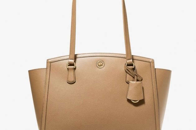 Bolso de hombro Chantal tote de piel en beige de Michael Kors1 Bolso de hombro Chantal tote de piel en beige de Michael Kors1
