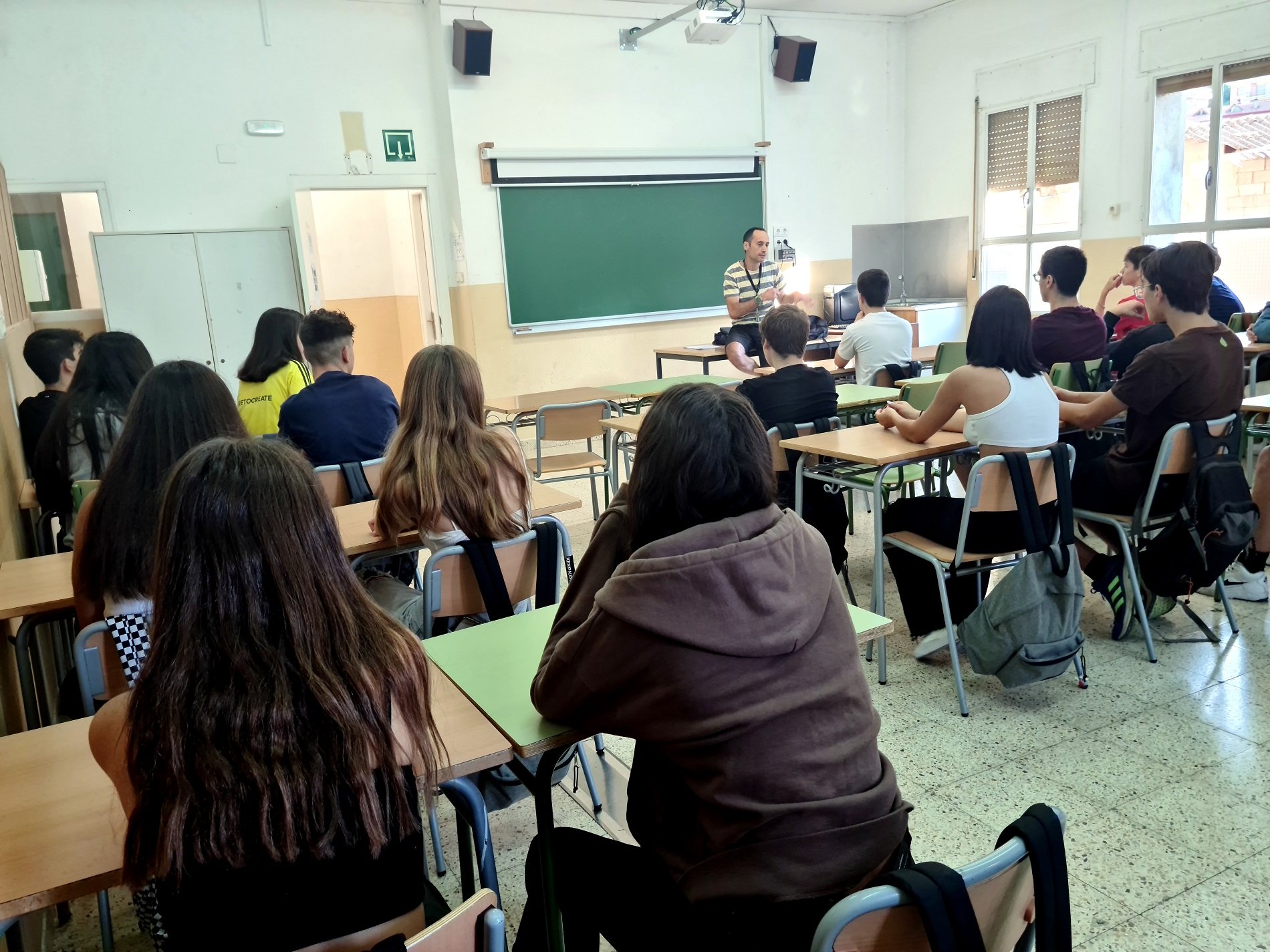 Educació incorpora 3.566 nous professors aquest dilluns per la reducció d'una hora lectiva docent